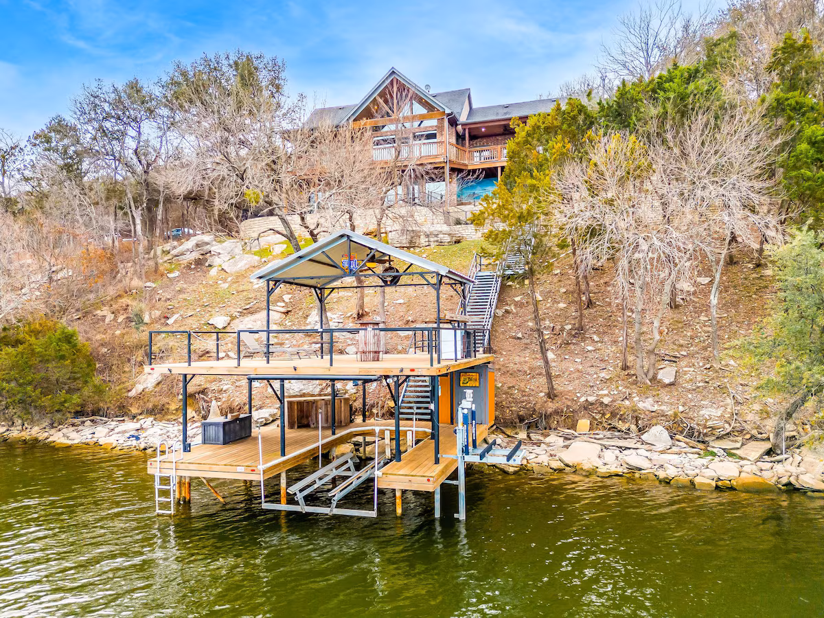 Granbury's Most Desired Main Lake Getaway!