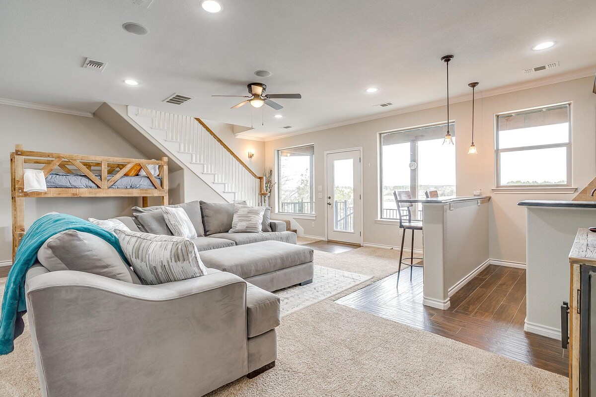 Granbury's Most Desired Main Lake Getaway!