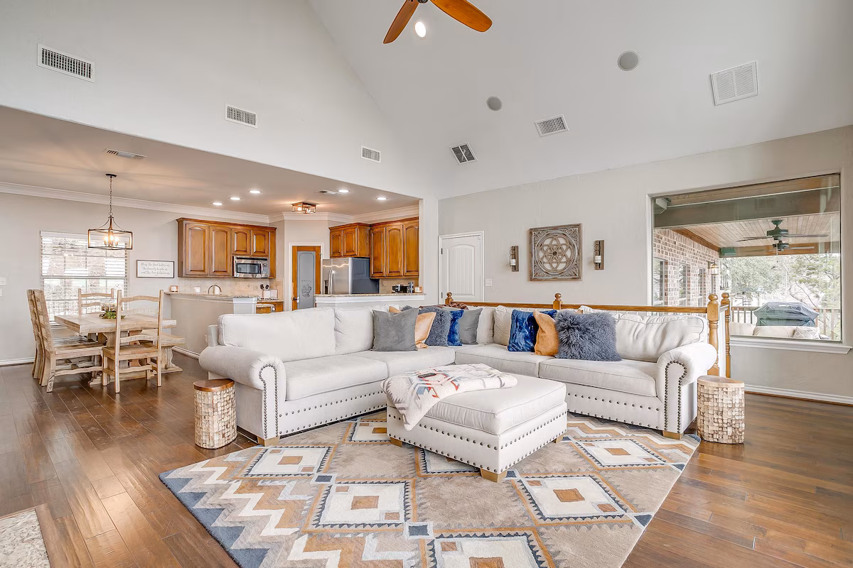 Granbury's Most Desired Main Lake Getaway!